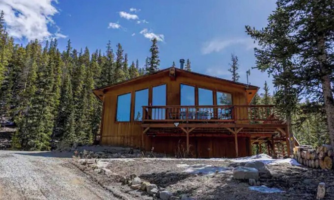 Valley of the Sun Cabin | Mountain base camp, 2 bedroom, wood stove amazing views, Middle of everything