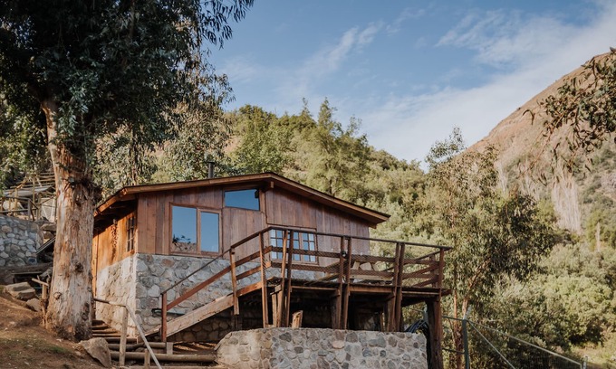 San Alfonso Cabin | Mountain Cabin Perfect for a Family Vacation in Cajon del Maipo Chile