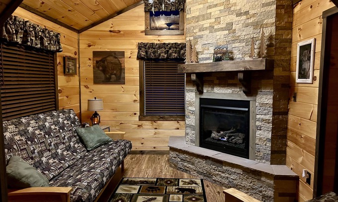 Ironto Cabin | Mountain Creek Lodge located within 20 minutes of Virginia Tech