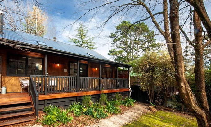 Blackheath House | Mountain Den | Charming pet friendly mountains cottage!