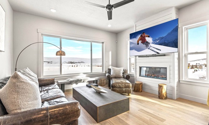 Park City House | Mountain Getaway | Golf Sim, E-Bikes & Ping Pong