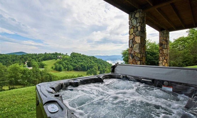 Banner Elk Cabin | Mountain Home with Great Views