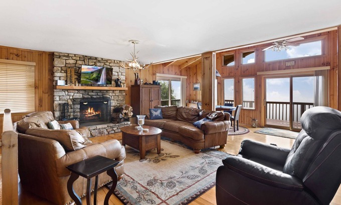 Blowing Rock House | Mountain Home with Cozy Interior