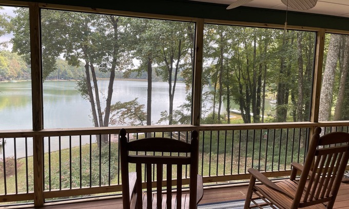 Saluda House | Mountain House on Private Lake