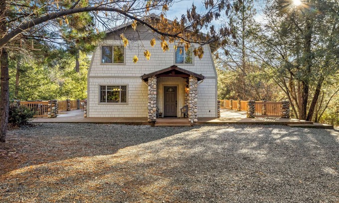 Sonora House | Mountain House - Retreat/Newly Remodeled! Linens Included