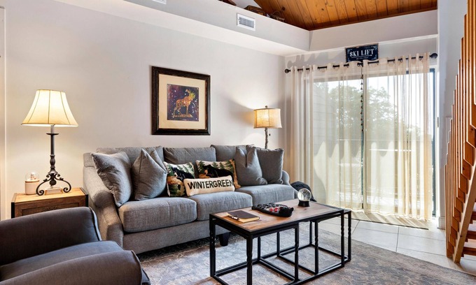 Wintergreen Condo | Mountain Inn Lodge 86 with Wintergreen Advantage
