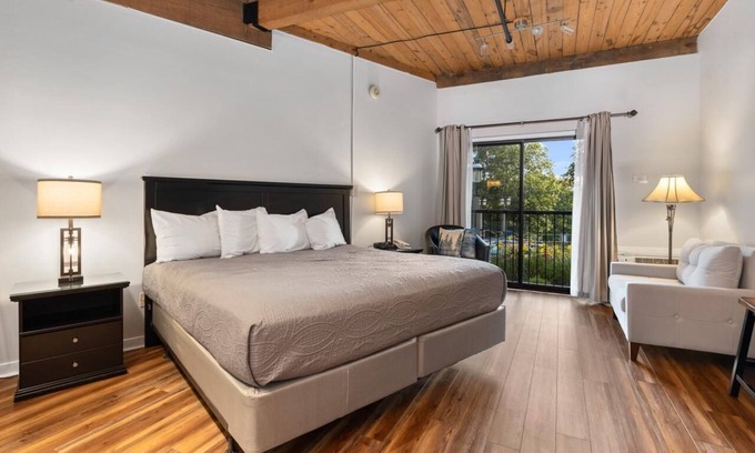 Wintergreen Condo | Mountain Inn Studio 92 with Wintergreen Advantage