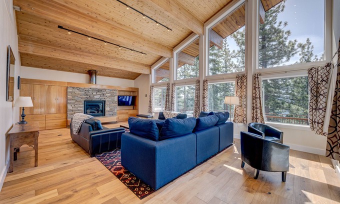 Truckee House | Mountain & lake-view haven with hot tub, wet bar, ping-pong, pool access