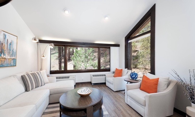 Purgatory Condo | Mountain Light Loft (#342) | 10 min to Ski - Views, A/C, Golf, Pool & Hot Tub