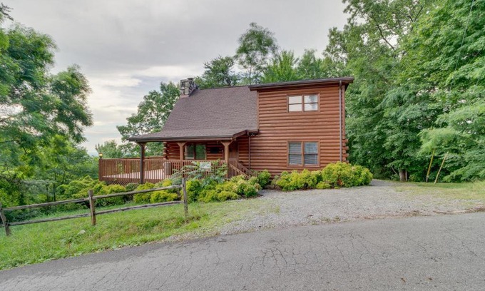 Gatlinburg - Pigeon Forge House | Mountain Majesty Sky Harbor