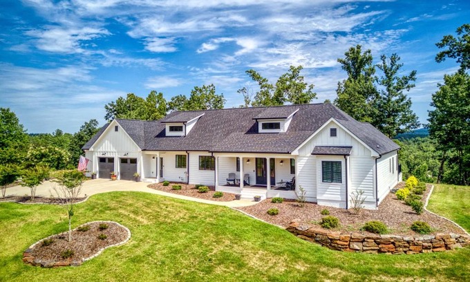 Mill Spring House | Mountain Majesty