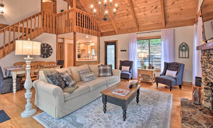 Big Canoe Cabin | Mountain Mint Inn: Cabin w/ Resort Amenity Access!