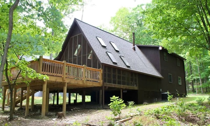 Berkeley Springs Cabin | Mountain Mist Retreat