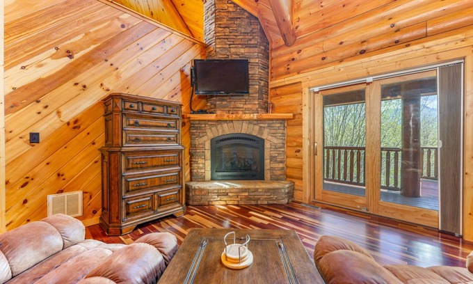 Pittman Center House | Mountain Paradise - Hot Tub, Private, $900 in FREE Attraction Tickets!