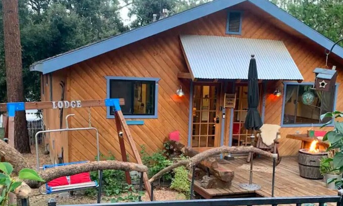Wrightwood Cabin | Mountain Pines Lodge in Wrightwood