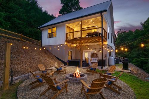 Mars Hill House | Mountain Retreat Game Rm Hot Tub FirePit Mtn Views