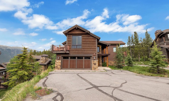 Copper Mountain House | Mountain Retreat- Ski-In/Ski-Out Copper Mountain Getaway