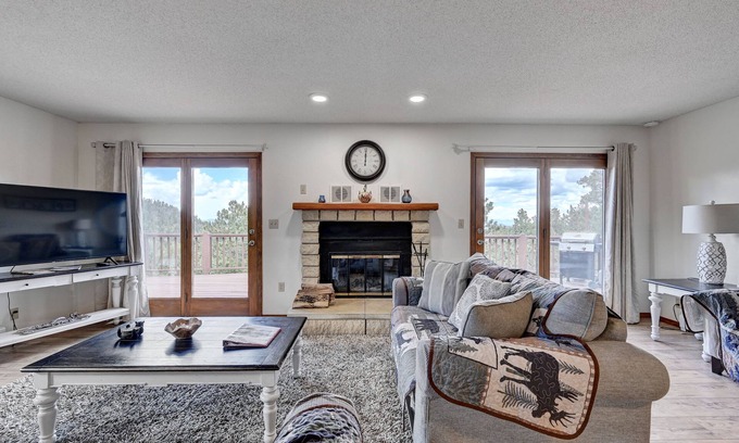Cripple Creek House | Mountain Retreat with stunning views on 2.5 Acres