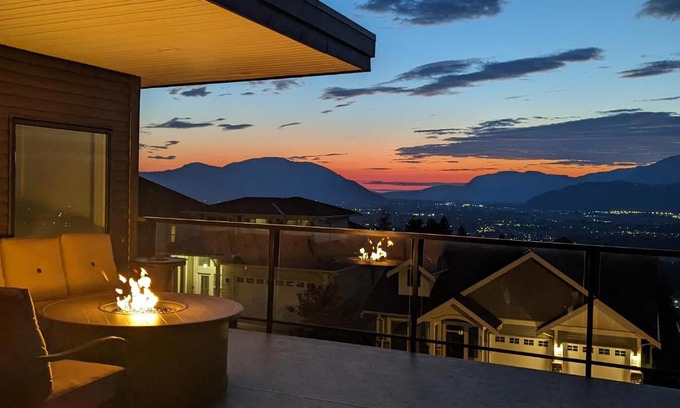 Promontory House | Mountain Retreat with Views, Hot Tub, Games & AC