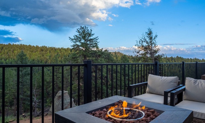 Florissant House | Mountain Serenity Retreat