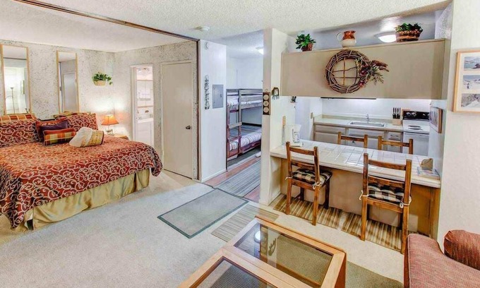 Mammoth Lakes Apartment | Mountain Shadows #f02 - Near Shuttle & Shopping!