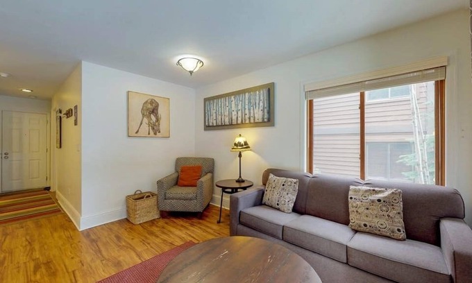 Four O'Clock Condo | Mountain Sunsets is lovely mountain getaway at Wildwood Suites.