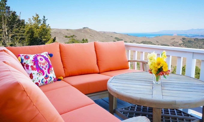 San Luis Obispo House | MOUNTAIN TOP GETAWAY : Best View In SLO! : Pets welcome