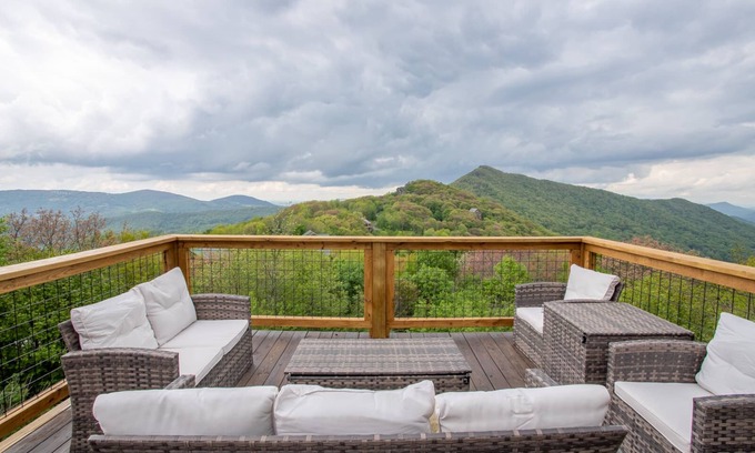 Seven Devils Cabin | Mountain Top Paradise