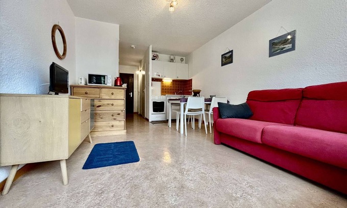 La Salle-les-Alpes Apartment | Mountain-View Studio, Balcony, Parking, Near Ski Lift - Sleeps 4