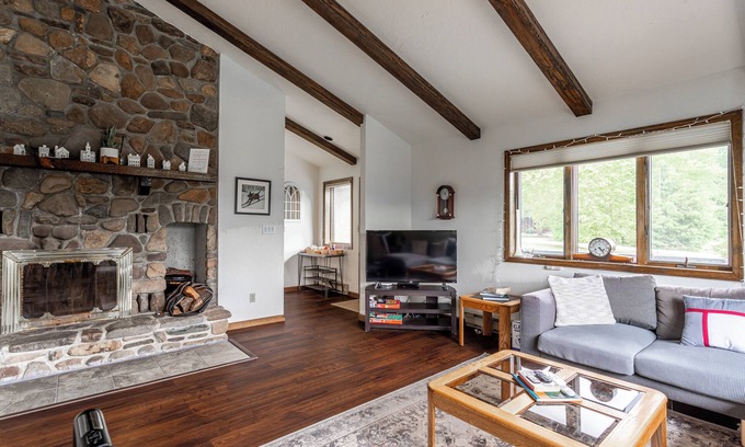 Windham Apartment | Mountain view apartment, 5mins to Ski Area!