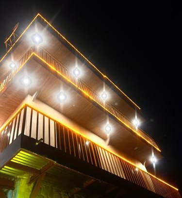 Pumdi Bhumdi Hotel | Mountain View cafe