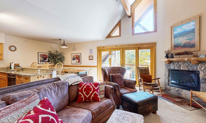 Mountain House Condo | Mountain View Condo w/Private Hot Tub, Deck & Fireplace