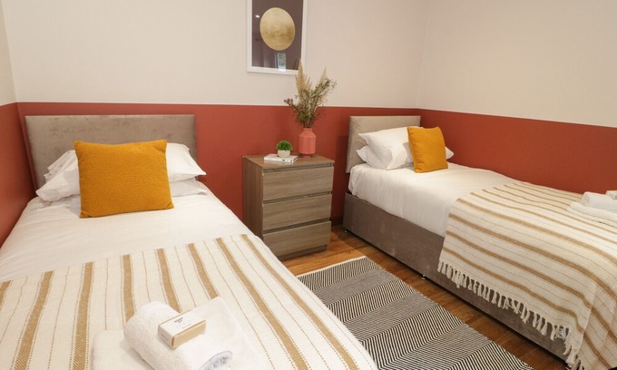 Llanrwst Cabin | Mountain View Cottage, LLANRWST