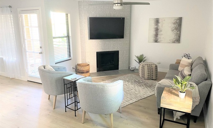 Central Scottsdale Condo | Mountain View Hideaway in McCormick Ranch
