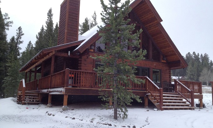 Lazy Acres House | Mountain View Lodge - Very popular, Highly Rated Lodge, and Minutes to the Park!