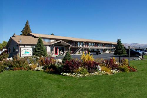 Wapato Point Hotel | Mountain View Lodge