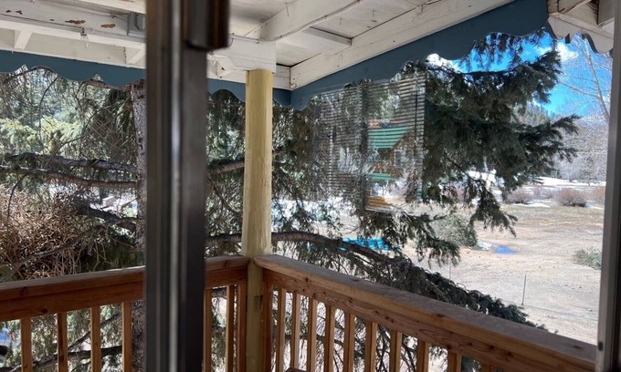 Red River Cabin | Mountain View Lodge