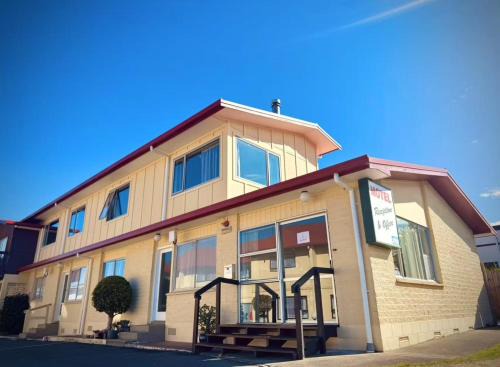Taupo Hotel | Mountain View Motel