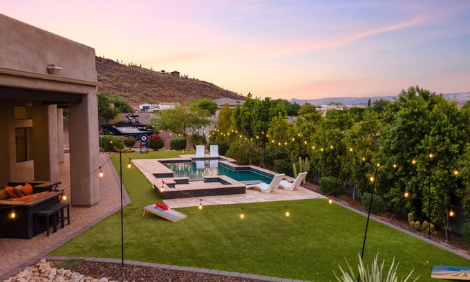 Phoenix House | Mountain Views, 21min to Lake, Hot Tub