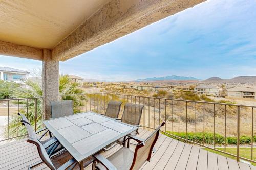 St. George Apartment | Mountain Views at the Village