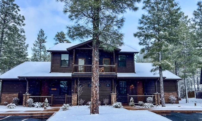 Torreon House | Mountain Views, Cozy Comfort, and Snowbird Bliss – Your Perfect Show Low Getaway