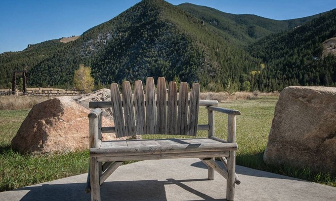 Red Lodge House | Mountain Views From Every Direction