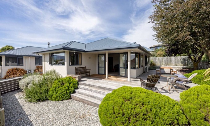 Wanaka House | Mountain Views from Meadowstone