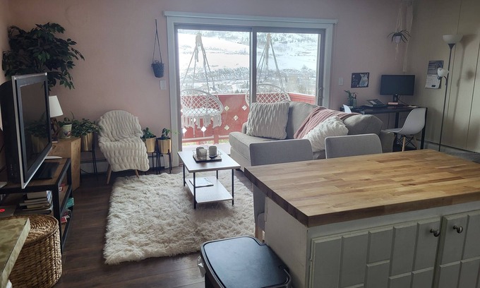 Dillon Condo | Mountain Views in Cozy 1 Bedroom