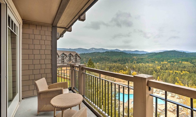 Cle Elum Condo | Mountain Views & Pool Access: Cle Elum Condo!