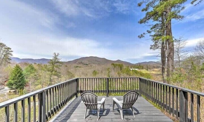 Canton Cabin | Mountain Views with Covered Decks and Hot Tub