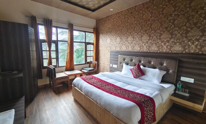 Shimla Hotel | Mountain Zest-Simla Royale Near Mall Road-Free Pickup From Railway Station Simla