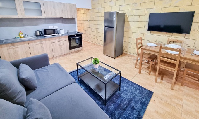 Agios Theodoros Apartment | Mountains Retreat Rooms & Suites Apt.2