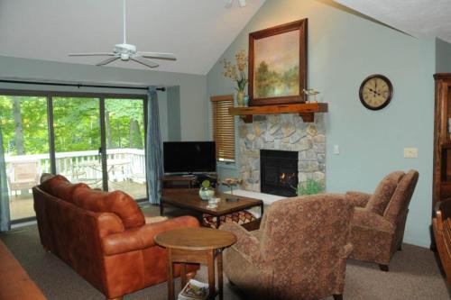 Thompsonville House | Mountainside 612