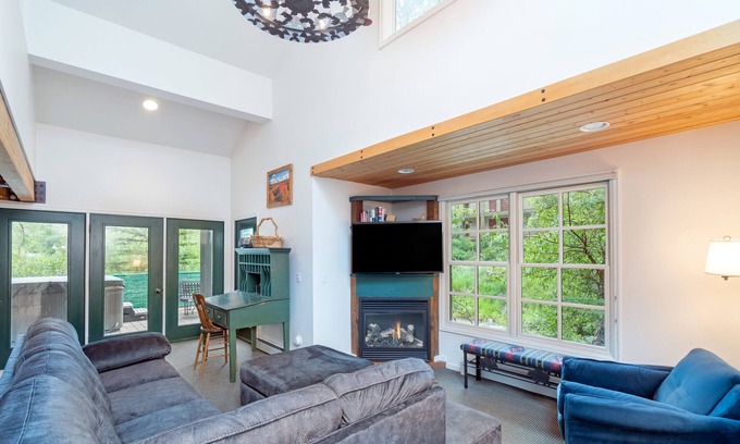 Telluride Condo | Mountainside Inn 3-Bedroom Condo With Private Hot Tub on the River